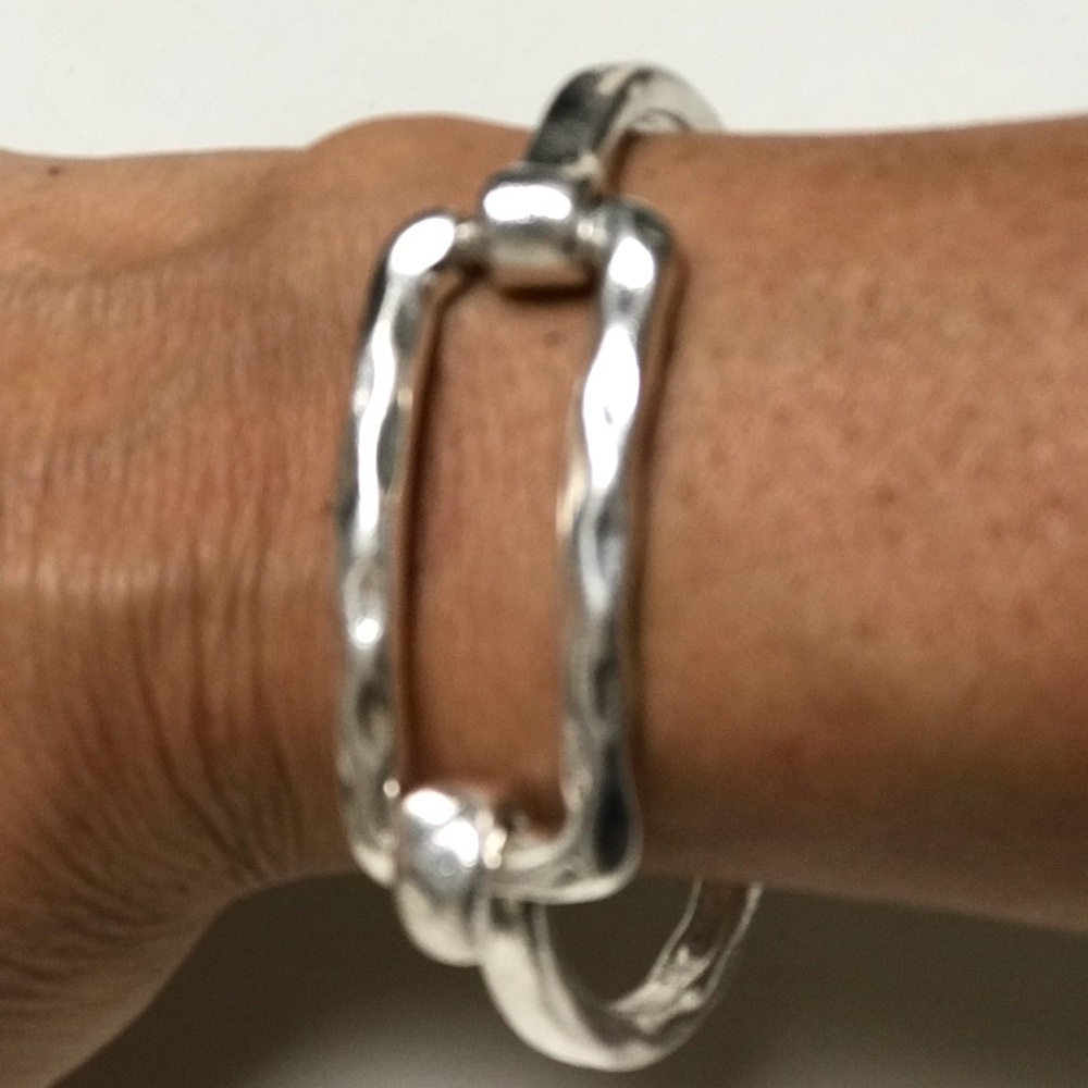 Silver Tone Bangle Clasp Bracelet
